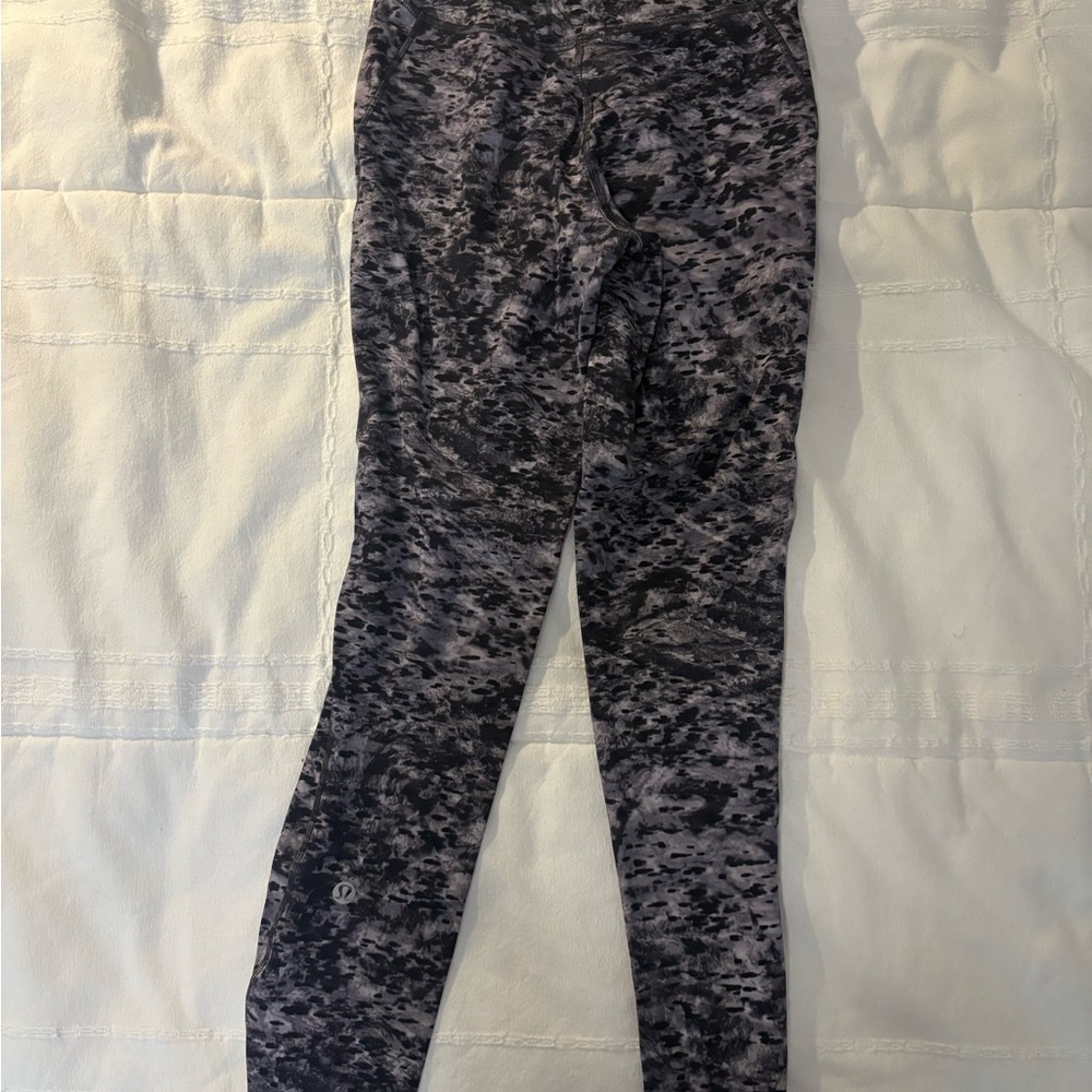Lululemon Black and Gray Patterned Leggings